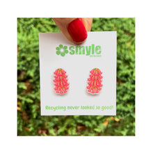 Load image into Gallery viewer, Common Heath Studs - Floral emblem of Victoria