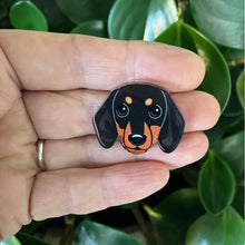 Load image into Gallery viewer, Dachshund Smyle-Pin