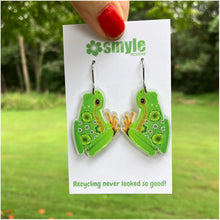 Load image into Gallery viewer, Green Tree Frog Earrings