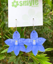 Load image into Gallery viewer, Spotted Sun Orchid Earrings