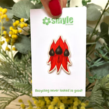 Load image into Gallery viewer, Sturt&#39;s Desert Pea Pin - Floral Emblem of South Australia
