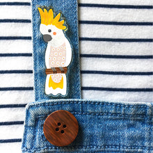 Load image into Gallery viewer, Sulphur Crested Cockatoo Pin
