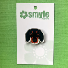 Load image into Gallery viewer, Dachshund Smyle-Pin
