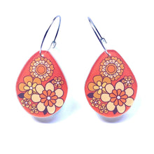 Load image into Gallery viewer, orange retro floral resin short drop earrings
